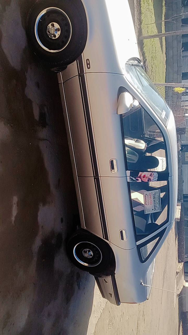 فكتوره حجم 18 موديل 91 سياره قفل مركزي سياره فقط دواير مصلحه وعند الداير طخه صغيره ولا السياره مقفوله من كل شيء شرط من الدعامي للدعاميه  السعر 48 بها مجال قليل ***********
