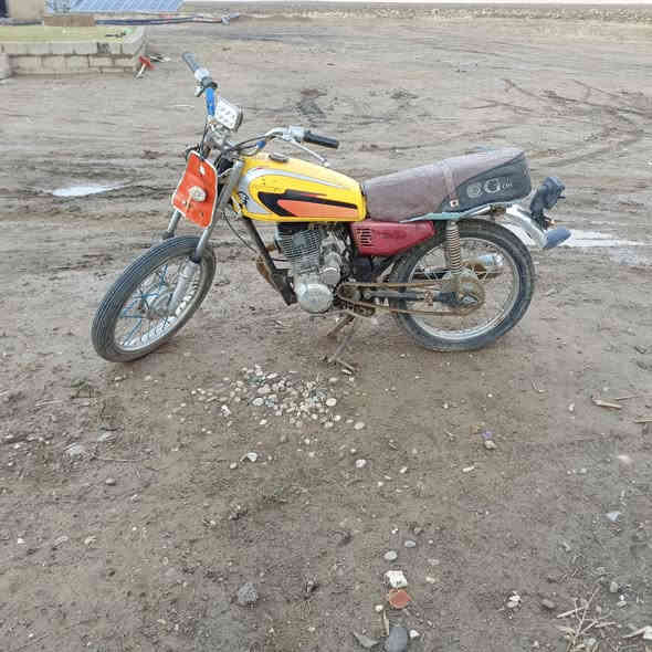 سلام عليكم ماطورات سافين للبيع البيض موديل 20 والصفر 17 البيض منفيس كامل مكان هيلوه *********** خوان اني مكلف بنشر سعر 400 قفل مايبيع وحد ثنينهن بيعن
