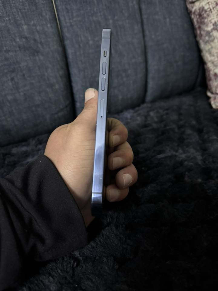 للبيع ايفون 13 برو ماكس  شرق اوسط دبل سيم ذاكره 256 بطارية 72 وشرط ما يفقد شحن  والضهر شوف عينكم الجهاز ما مفتوح ولا مبدل بي شي والجهاز شرق اوسط يعني مو اوربي  السعر 490 الف وبي مجال 
***********
