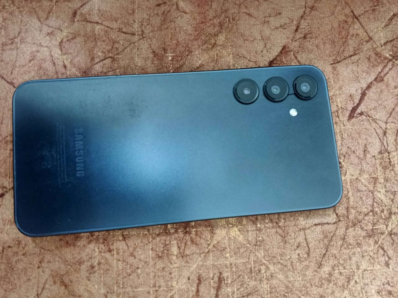 سلام عليكم تلفون سامسونج A16 مستعمل نضيف كله شغال السعر 100 مكاني بغداد العلاوي *********** واتساب
