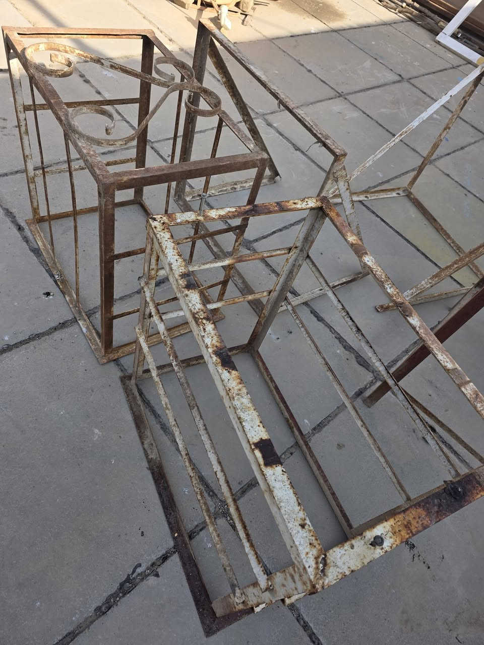 السلام عليكم
حمالات مكيف 2 +حمالات مبرده 3 الوحده عل 25
للاتصال.....***********
