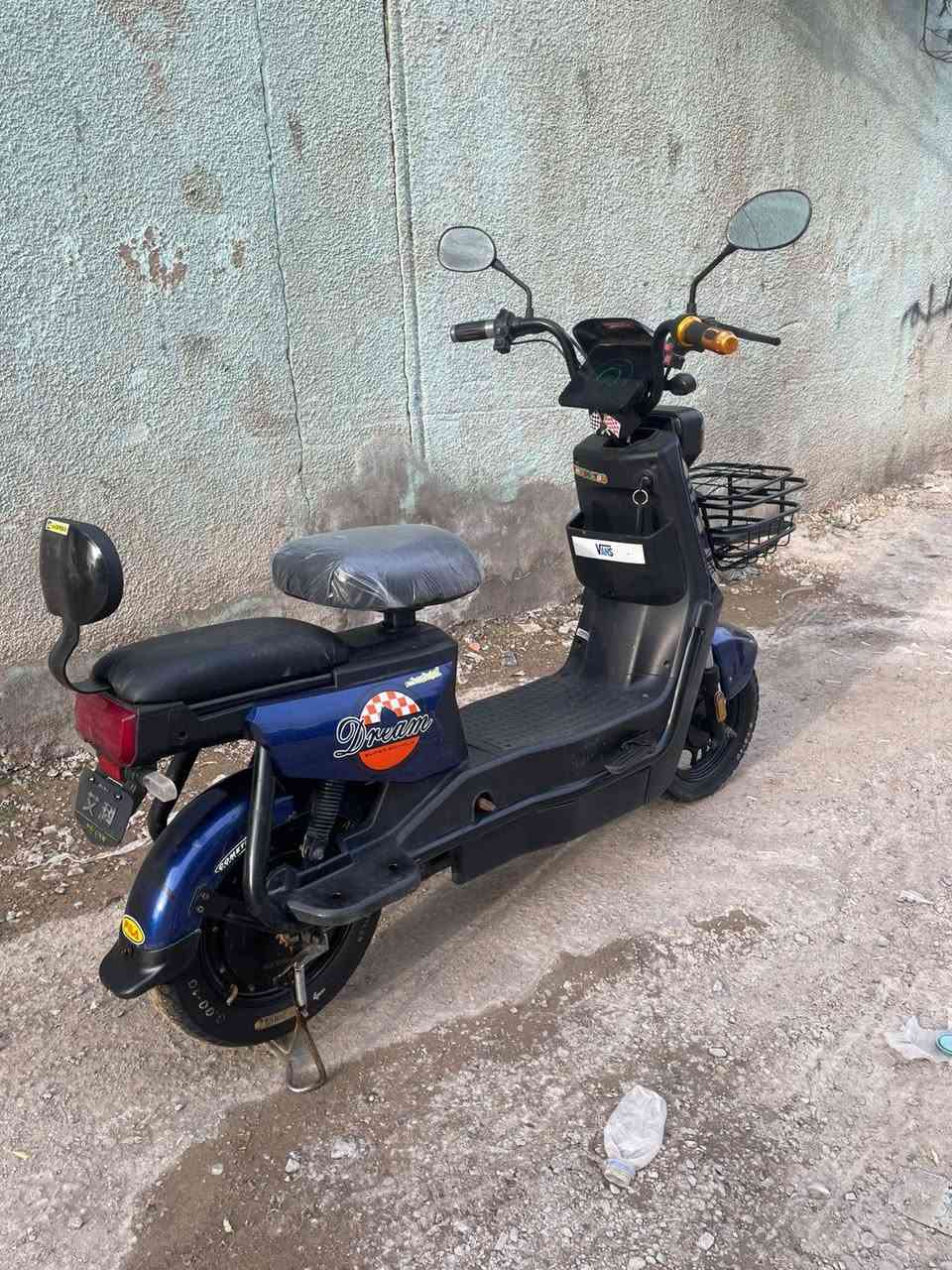 السلام عليكم دراجه شحن نضيفه جدٱ بطارياتهه نوع ولي 2026جددشاحنه اصليه لايتات زنون عارضهه 350سعره مناسب
***********مكاني بغداد واتساب موجود
