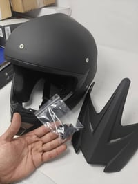 خوذه بهاذ الشكل بعدهه ممشدوده لوك السعر 35