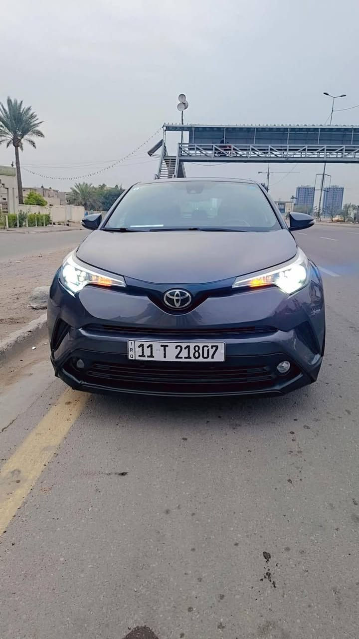 السلام عليكم سياره سي اج ار للبيع موديل ٢٠١٨ السياره حلوه وجديده ومابيهه غير الباب صبغ والدعاميه مواصفات لمتد شاشه بصمه لادارات ماشيه ١٠٠ بصمه فول عدا الفتحه بيع او مراوس السعر ١٥٠ وبيه مجال رقمي *********** مكاني بغداد الدوره
