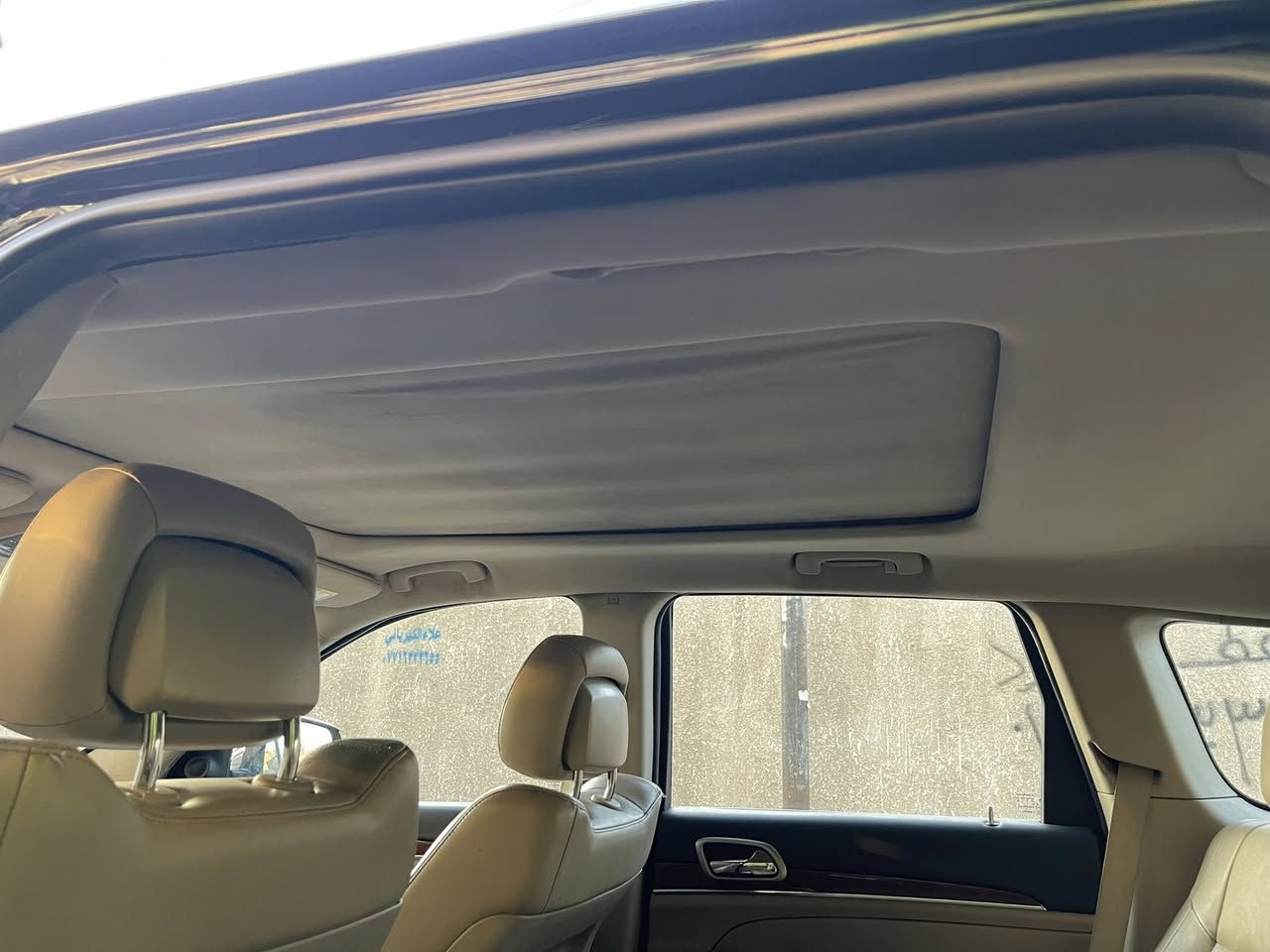 Jeep Grand Cherokee
سنة الصنع 2013 
الحالة صبغ حزام بدون دواخل تماماً 
حادث جاملغ ايمن ، باب 
بقية المواصفات العروفة للفـول 
بنورامـا  - مقاعـد ميمـوري…..
السيـارة بحالة جيدة جداً 
نظام تعليق بحالة ممتازه 
طقم تايرا جديد بحالة ممتازه 
السعـر المطلوب فقط (125) سعر ممتاز مقابل النظافه 
الموقع - بغداد 📍
رقم الهاتف : ***********
