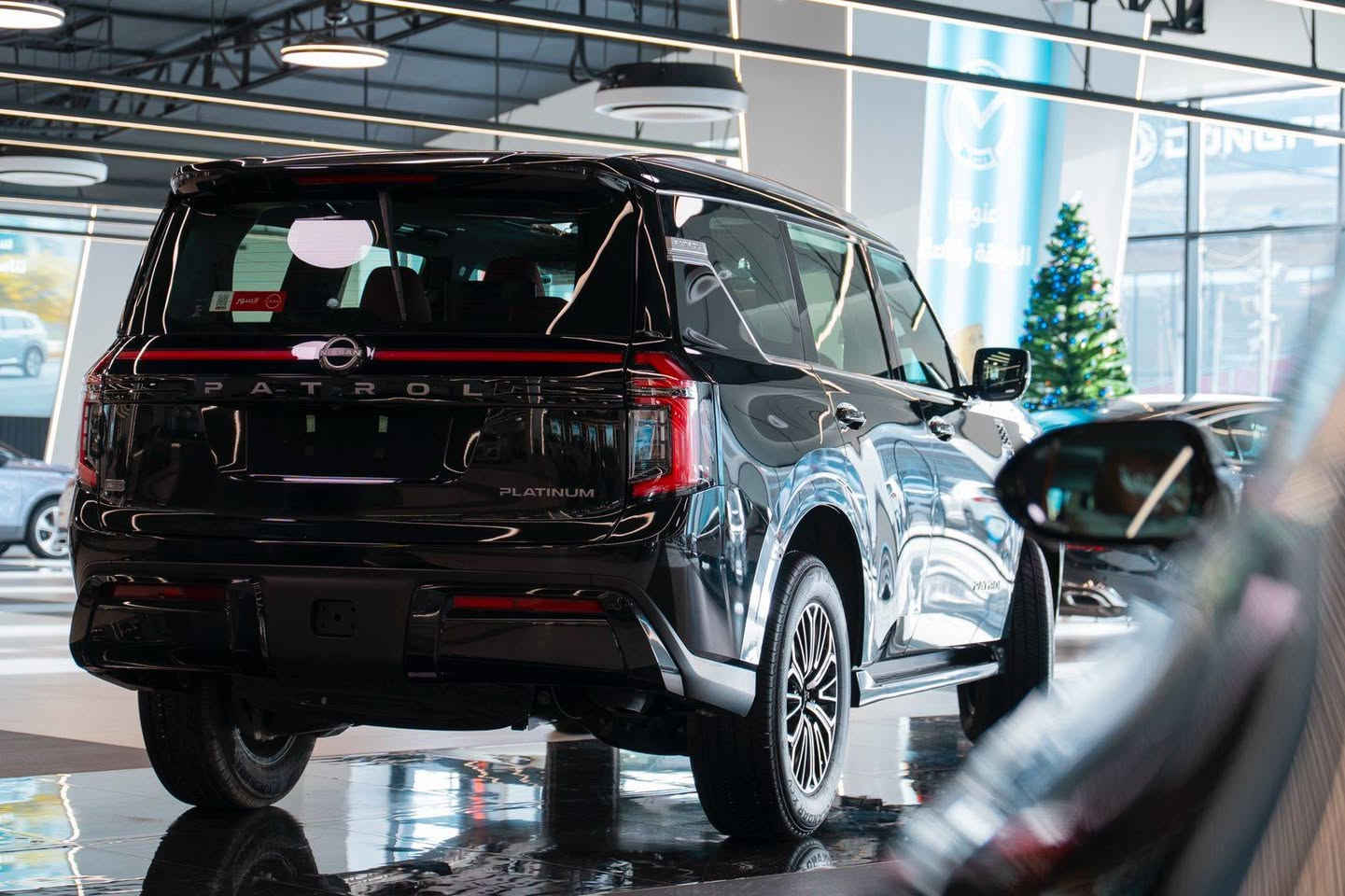 👑🚗 الفخامة على أصولها… عنوان الهيبة 🚗👑  

🔥 نيسان باترول بلاتينيوم موديل 2026 🔥  
سيارة الأسطورة التي تجمع بين القوة المطلقة والتكنولوجيا المتقدمة مع أعلى درجات الرفاهية.  

💎 خيارين من المحركات الجبارة:  
✔️ 3.8 لتر تنفس طبيعي – أداء ثابت واعتمادية عالية  
✔️ 3.5 لتر توين تيربو – قوة استثنائية وتسارع مذهل  

✨ المواصفات (فل كامل):  
✔️ 7 مقاعد فاخرة – راحة عائلية ملكية  
✔️ مساج للمقاعد الأمامية  
✔️ تدفئة وتبريد للمقاعد  
✔️ سقف بانوراما واسع  
✔️ داتا شو (Head-Up Display)  
✔️ نظام رادار ذكي  
✔️ تحديد مسار  
✔️ مانع تصادم أمامي  
✔️ أوتو بارك (صف السيارة تلقائياً)  
✔️ كاميرات محيطية + حساسات متكاملة  
✔️ نظام قيادة متطور وثبات عالي بكل الطرق  

🎯 تجربة قيادة تليق بالملوك… قوة، هيبة، وتقنيات من المستقبل  

📍 شركة المهند لتجارة السيارات  
بغداد – معارض النهضة  

👨‍💼 استشاري المبيعات:  
جملة حيدر هاشم  

📞 للحجز والاستفسار:  
***********  

🔥 امتلك القمم
