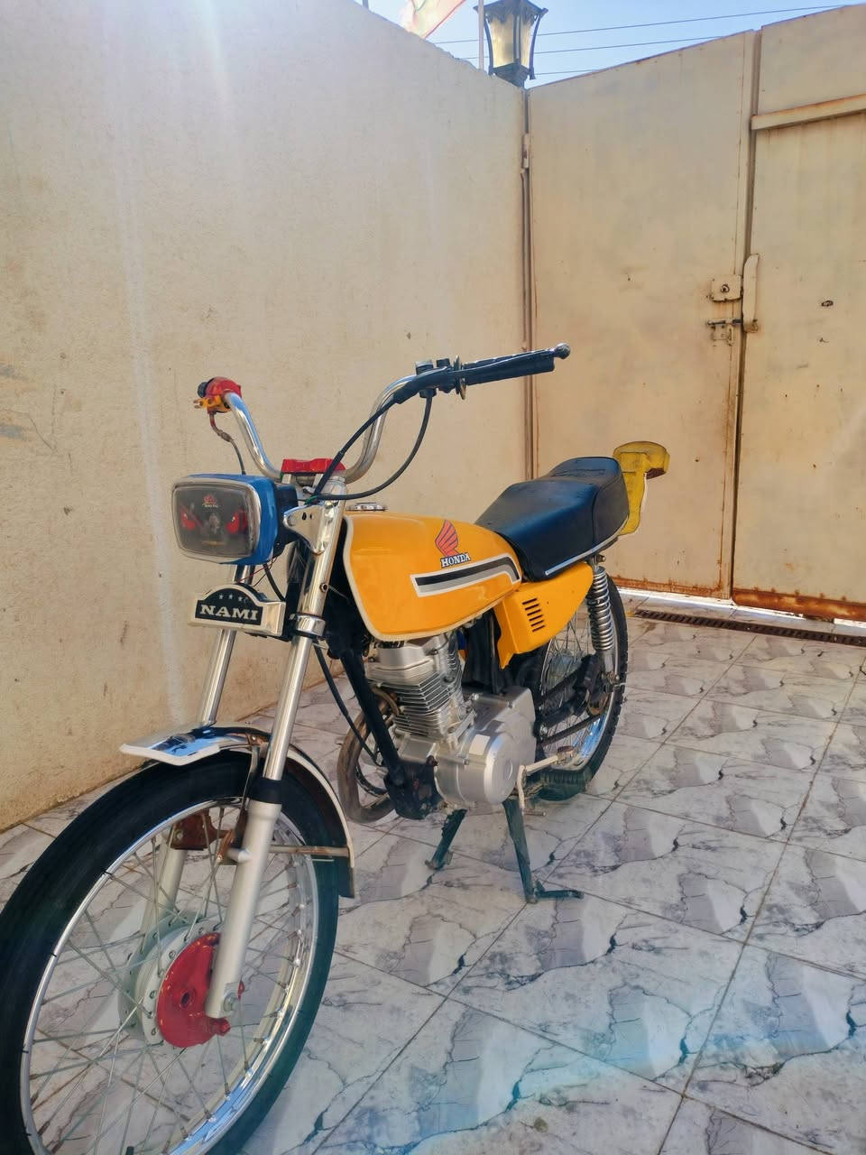 سلام عليكم.. دراجه 4كير للبيع (اوراق) شاصي نامه شلامجه 20 والتعميره 24.مكينه شلامجه اصلي  تفيلس فقط ب675 وبيهه مجال 📞*********** متواجد
