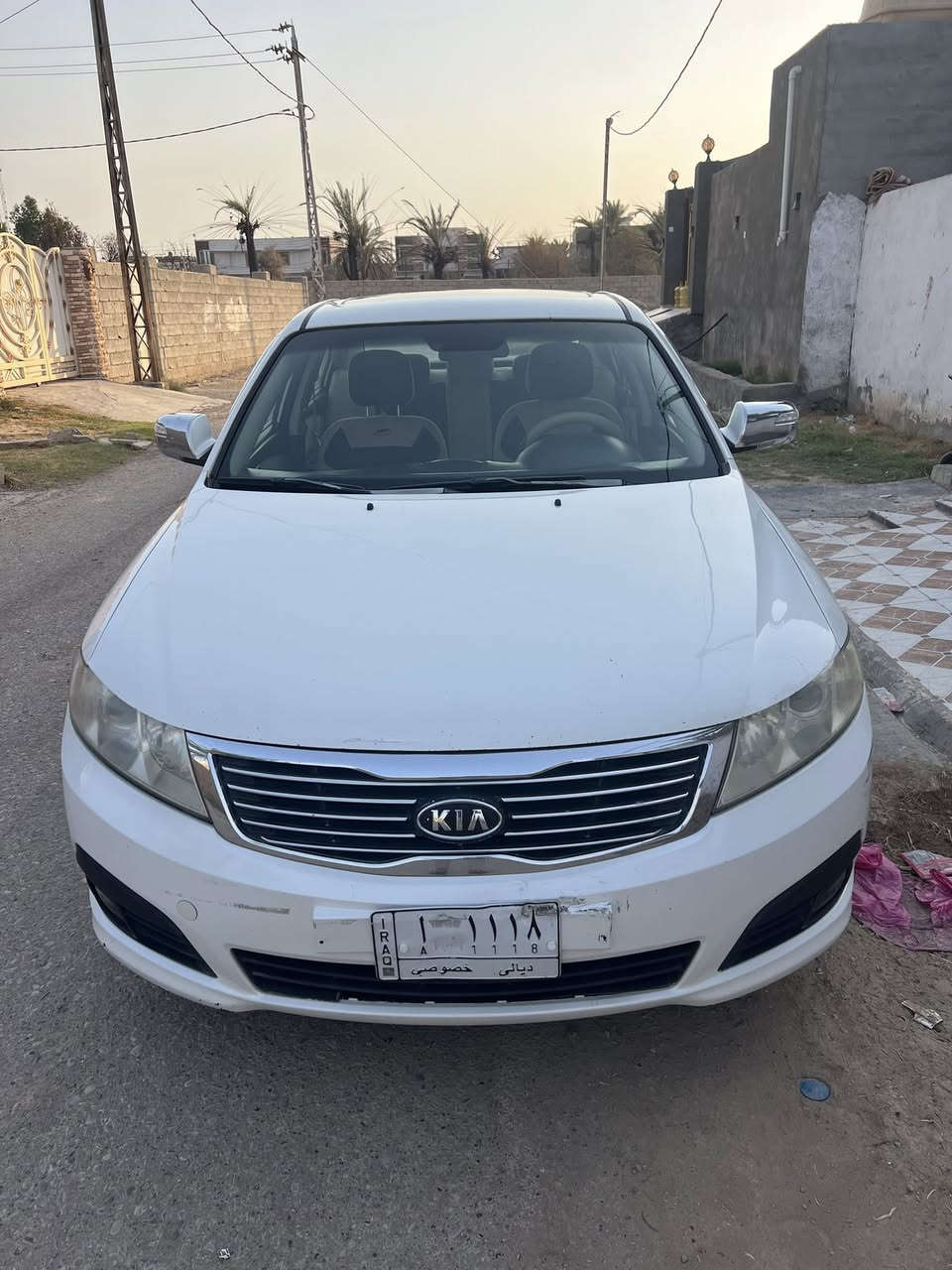 ٢٠١٠ فول  السونار واضح كدامكم مكينه٢٤٠٠
السعر ١١٨ وبيها مجال 
***********
