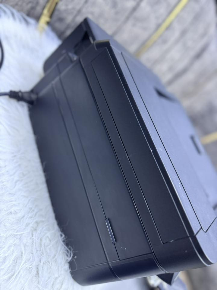 السلام عليكم طابعة برذر 8200   للبيع افضل النوعيات ملون وكل المواصفات بيه نقص مابيه كارتون بعده 
للاتصال ***********
او علق واراسلك
