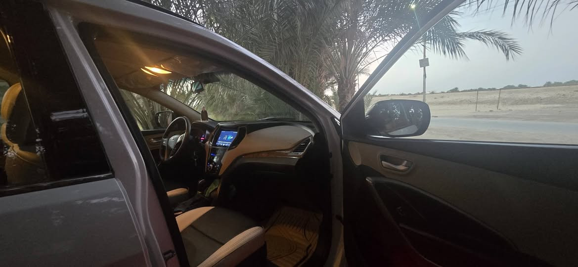 السلام عليكم سنتافي 2014 خليجي مكفولة كفاله عامة من اي شي ماعدا شخوط بسيطه كلش 6  راكب  4 سلندر 
السياره جاهزة من كلشي تبريد تدفئ حدادية جديده 
محرك كير على الشرط السياره رقمها ميسان مشروع وطني بااسم صديقي مداور ثاني يوم 
مكان السياره محافظة المثنى قضاء الخضر اتصل وتدلل 
***********
***********
