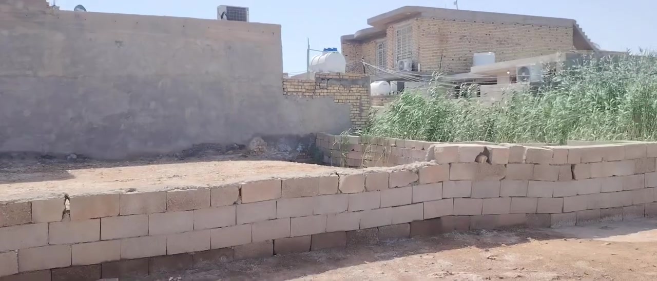 سلام عليكم قطعه للبيع بلكوت الجديدة ٢٥٠ متر مدفونه سبيس رقم الهاتف ***********
