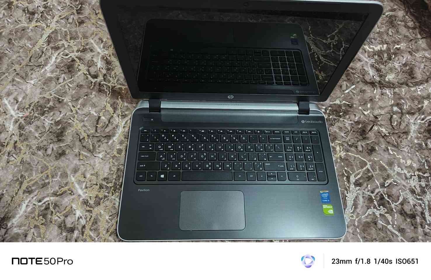 لابتوب hb الجيل الرابع
هارد  ssd 512
رام 8 
كارت شاشه دخلي 4 GB
كارت شاشه خارجي 2 GB 
سعرها 225 قفل 
***********
