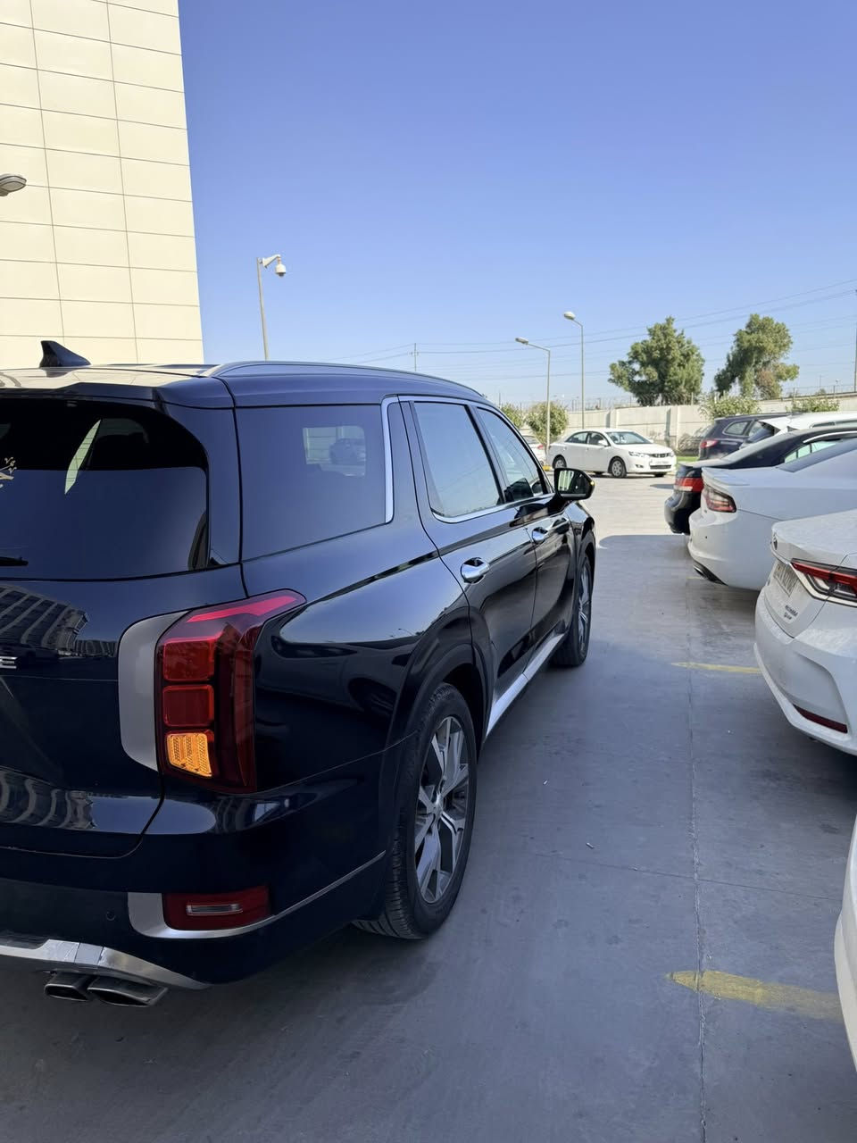 بلسايد 2022 للبيع  وارد امريكي فول
1_ بصمه تشغيل عن بعد

2_ سايد بريك بصمة

3_ مري تعتيم + اشارة بل مري

4_ سقف كنتاره

5_ اربع انضمة قيادة

6_ نزول من المنحدرات

7_ تحديد مسار

8_ قيادة ذاتيه

9_ مانع انزلاق

10_كشن خلفي كهرباء كل المقاعد

11_ كامرتين 

12_ جنطه شفط

13_ منفذ Aux + منفذ 12 فولت +منفذ 120v 

14_فتحة سقف

15_داخل اسود

16_ شفتات سترين

17_شاشة كبيرة

18_كشنات vip منفصل

19_عداد المسافة 47

20_ مانع تصادم 

21_كشنات خزن كهربائي

22_. نضام صوت متكامل

23_ بردات خلفية

24_ محرك ستة سلندر 3800

25_ رادار امامي خلفي جانبي

26_ حساس امام خلفي جانبي

27_ شحن وايرلس لجميع المقاعد لامامية

28_ تبريد مركزي 3 قطع

والكثير من المواصفات التكميلية 
السعر 235$ 
***********

***********
مكان السياره البصرة
