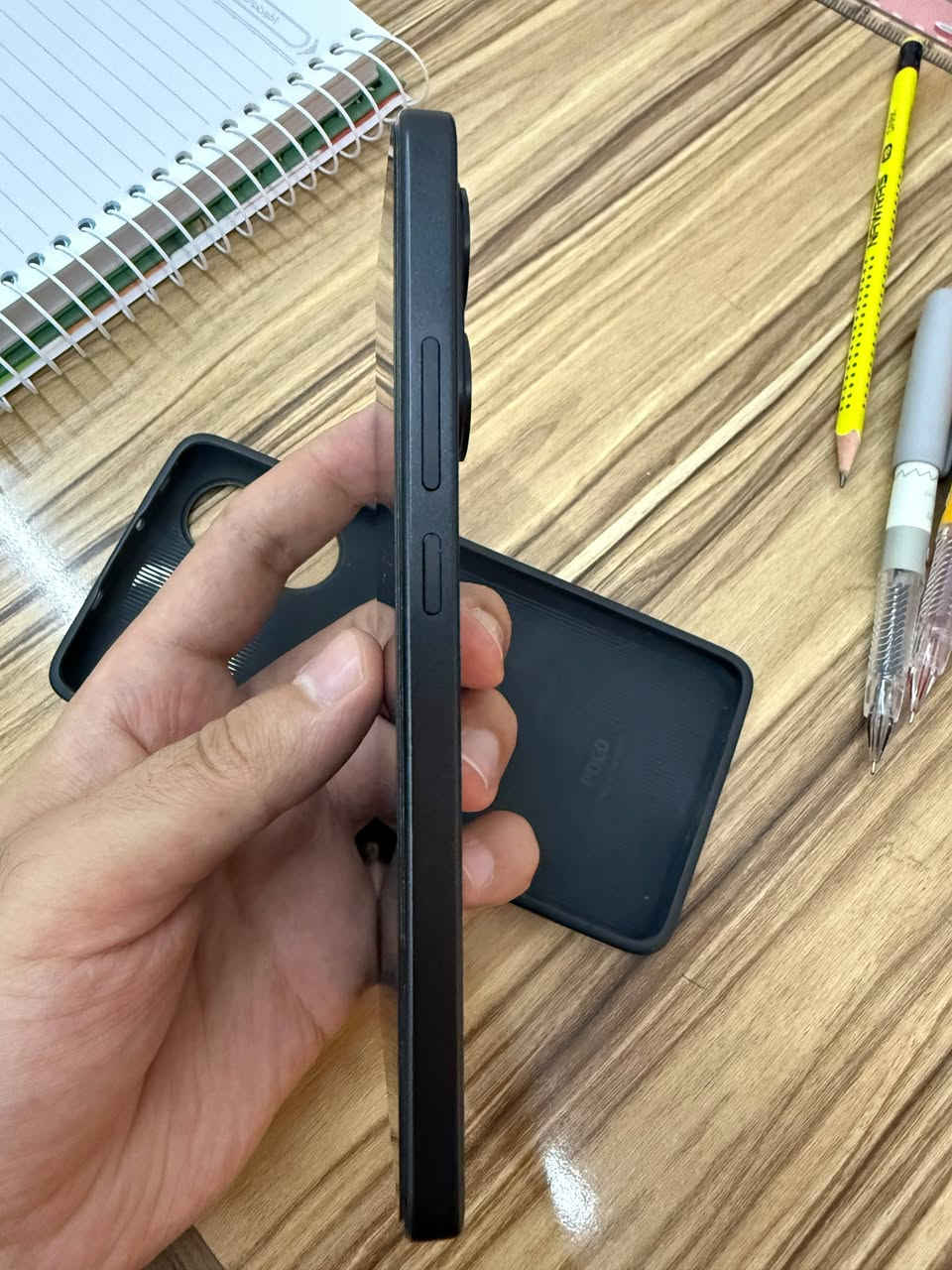 🔴السلام عليكم
للبيع  جهاز   POCO  X7   PRO  5G
جهاز غني عن التعريف
نظافة 100% 

ذاكرة  512 
دبل سيم 
رام 12 من نوع LPDDR5X السريع
معالج MediaTek Dimensity 8400-Ultra
شاشة CrystalRes AMOLED بحجم 6.67 
بمعدل تحديث 120Hz 
سعة البطارية : 6000 mAh
الشحن : يدعم الشحن السريع بقوة 90W 
كاميرات جبارة وتصوير يدعم الذكاء الاصطناعي بدقة 4K 
مقاوم للماء والغبار 
جهاز جدا قوي وهاي تفاصيل اولية سريعة 
من ناحية الاستخدام جدا سلس ومريح 
وقوي من ناحية استخدام عادي ومن ناحية استخدام مكثف 
ك العاب وتصميم وضغط قوي  
للعلم جهاز ما متعوب ونظيف جدا شوف عينك بعد الليبل بظهره
سبب البيع لشراء الفئة الاعلى الي هي POCO X8 PRO 
للاستفسار مراسلة الخاص وبالخدمة 💙🙏🏻


**إذا كنت صاحب هذا الإعلان وتريد حذفه لأي سبب، رجاءا أرسل رسالة إلى الدعم الفني**