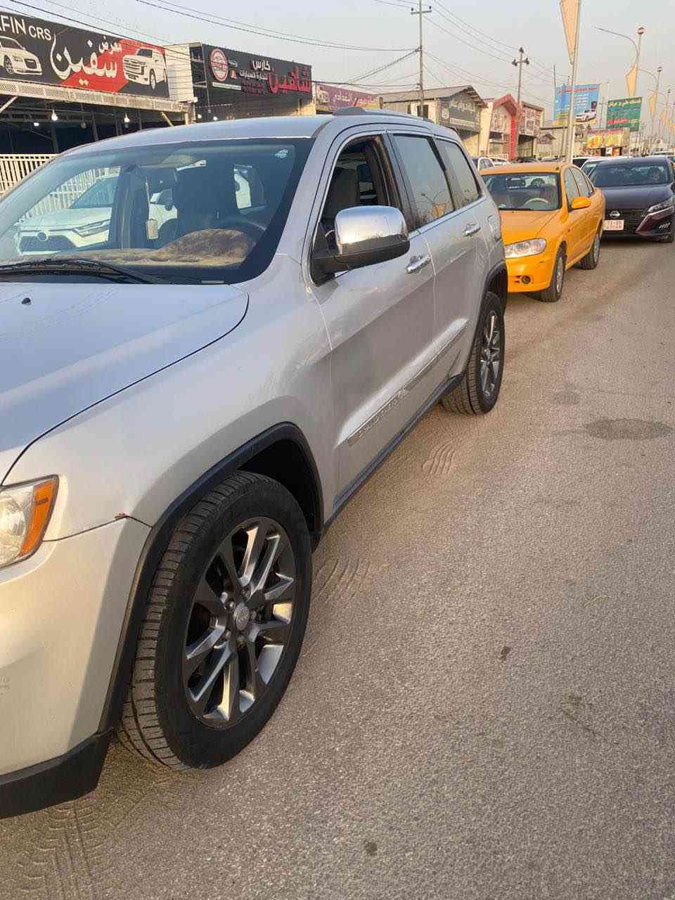 سلام عليكم 
جيب لاريدو 
2011
محرك كير كفاله 
بدون ايرباك ضرر موضح بلسونر 
رقم سليمانيه جديد شرط تحويل 
مكان سياره بغداد 
سعر 145 وبيه مجال للشراي 
استفسار /*********** بغداد, العراق
