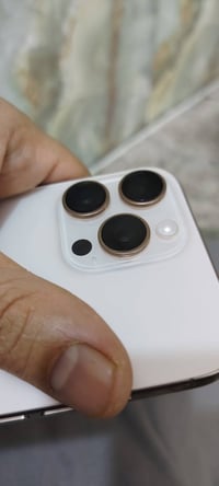 ايفون • بطارية ١٠٠ • ضمان