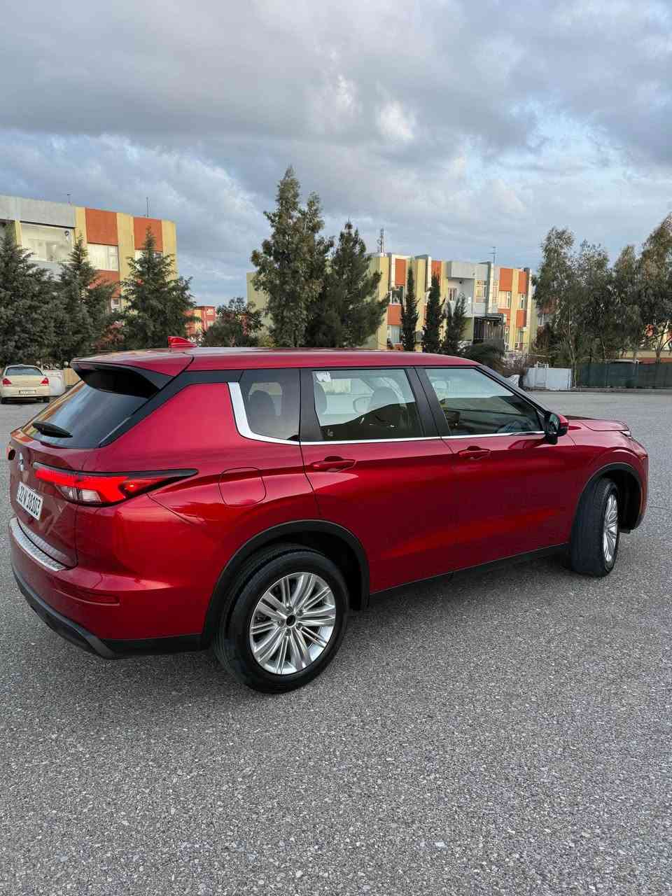 ئاوتلاندەر مۆدێل 2024
بێ بۆیاخ و بێ سارد و بێ ئێرباگ 
تەنانەت دەعامیشی بۆیاخی نیە 

 سێ ریز کوشن حەجم گەورەی فامیلی
نیو مواسفات  

مەکینە و گێر و کارەبایی بەشەرت
تەنها پەنجا هەزار کم رۆشتوە

بەناوی خۆمانەو سەیارەکە لە سلێمانییە

تکایە گەر مشتەریت و زانیاریت ئەوێ تەلەفون بکە
***********

نرخی ٢٠٦ ورقە Singapore
