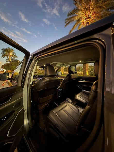 جيب كراند شيروكي وارد امريكي 
لمتد L ( شكل جديد )
الموديل : 2022 المحرك : V6.  3.6L سلندر 
ماشيه 38mlمواصفات لمتد 1/1 عده الفتحه
الضرر موضح بالصوره 
مكان السياره بغداد البياع 
سنويه باسمي 
رقم الجديد 
تحويل ثاني يوم   

📮السعر320
ثلاث شدات وعشرين ورقه وبيهه مجال قليل 
           
المواصفات:   

*4 انظمه قياده 
*نظام خاص لطريق الوعرة
*دفع رباعي 4x4
* تحذير الخروج عن المسار .  
*محدد سرعه 
* تحذير النقطة عمياء 
. * ويل قياس 18 انج .*  
* شاشه كبيرة 10.1 انج .  
* نظام الخرائط (GPS) 
. * كاميرا خلفية .  * 
*المصابيح الأمامية زنون . 
* كشافات الضباب زنون .      
* تشغيل عن بعد . 
* صندوق كهربائي . 
*مقاعد الخلفيه سياحي vip
* مقصورة الركاب من الجلد . 
* حفظ وضعيات الجلوس (ميموري) .  
المقاعد الأمامية كهربائية . 
* المقاعد الأمامية تدفئة . 
* المقاعد الخلفية تدفئة . 
* سستم صوت Alpine .  
* انارة داخلية LED .  
* حساسات خلفية .  
* 7 راكب . 
* تدفئة ستيرن  
*ثلاث قطع تبريد 
* مكيف خلفي مع وحدة تحكم منفصلة .  
* تدفئة ستيرن .  
* مرايا متحسسه للضوء العالي .  
* محدد سرعة  
*حادث السياره خلفي بسيط بدون ايرباك  ‏

 
‎ رقم صاحب السياره..
***********
التواصل على الرقم
