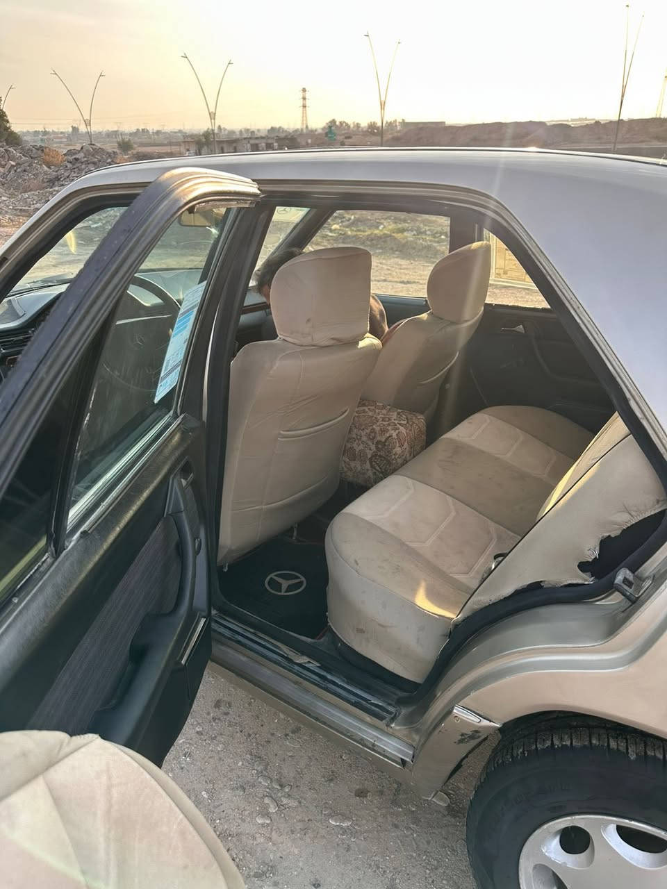 السلاام عليكم مارسدس  موديل 88 محدث 92 ضرر قطعه واحده جاملغ عكس السايق كهربائيات شغاله تخم تاير جديد تبريد شغال محرك vvt صدر جديد سياره خير مـﮧَטּ الله ربع ما تصرف عليها ايي استفسار الاتصال عل رقم ***********
