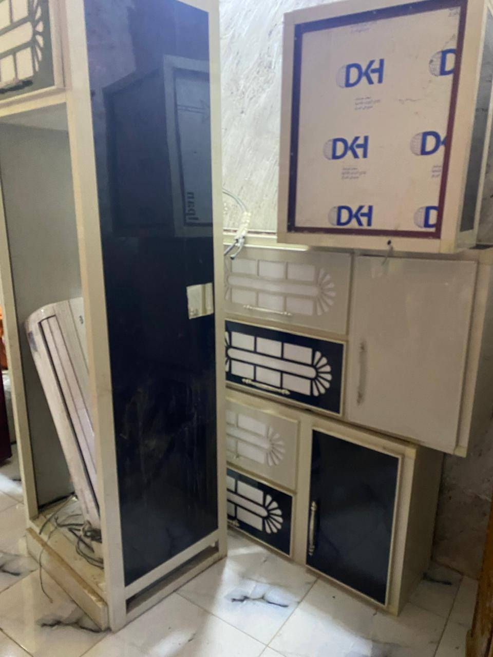 غراض بيت نظيفه للبيع بسعر مناسب
***********
