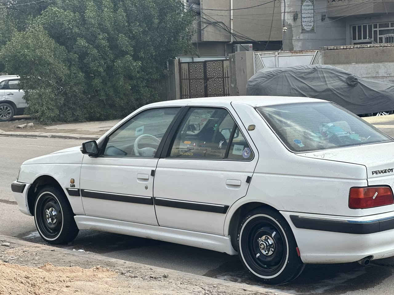 بيجو بارص للبيع موديل 13سياره حلوه مكينه 2000فرنسي كير بلادي ماشيه 133حقيقي سياره بيها خيط بخار خفيف مكاني بغداد مشتل سياره بيها معجون بل جاملغ لاماني بي معجون ***********
