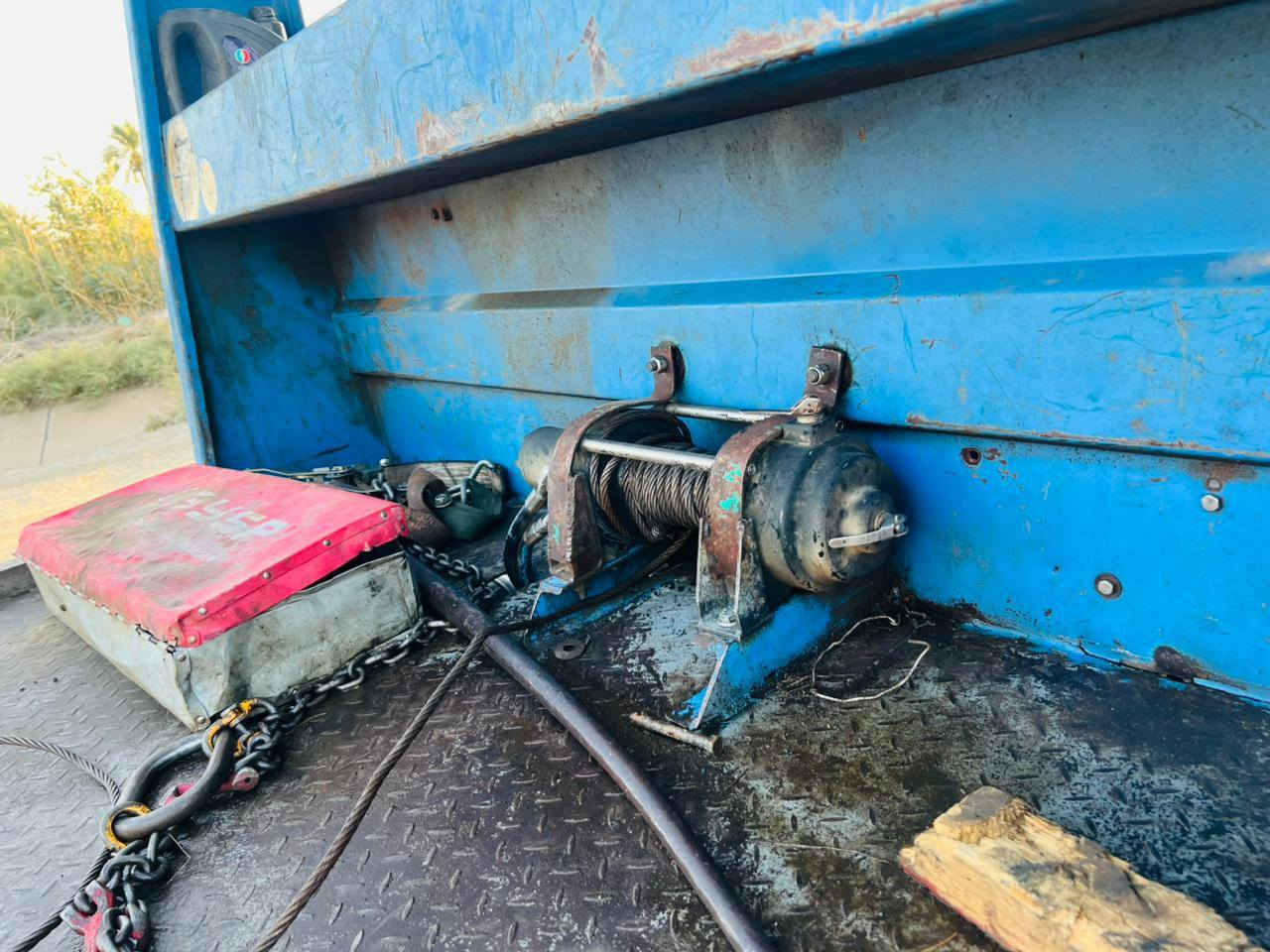 للبيع اتيكو موديل 2003 ستة برغي سيارة جديدة مكفولة كفالة عامة من الصبغ والحادث تخم تاير جوبلس خلفي كرين سوبر زت مخالف كرين مكفول كفالة عامة لا باج ولا لحيم سيارة جديدة بمعنى الكلمة كير ومحرك واكسن بالكارتون سيارة شادله سبلت جديد كهربائيات شغالة سيارة خير من الله  السيارة بأسمي سنوية ٣٠ رقم انكليزي السعر 210 وبيه مجال بسيط المكان بابل قرب خط السريع للاستفسار ***********
