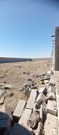 دونم للبيع (تحويل مباشر) واجهتها ٨٠م ونزال ٣٠م الدونم مسيج بلوك ارتفاع...