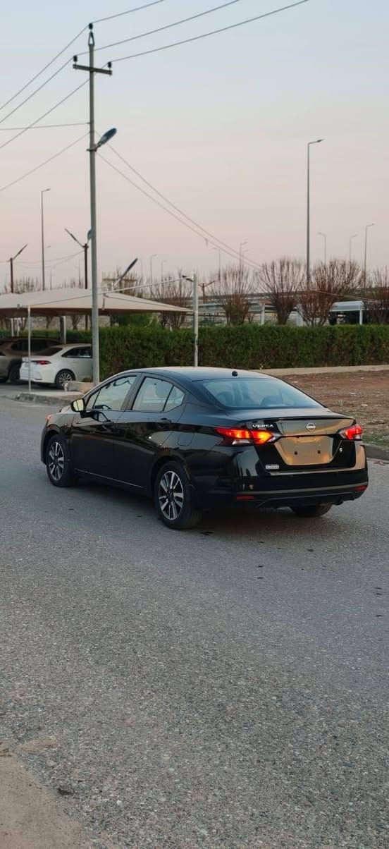للبيع نيسان فيرسا 2024 فئه s لون اسود مرقمه كامل أربيل هزه جديده سنويه جديده  للبيع سياره للاستفسار *********** او *********** بغداد, العراق

