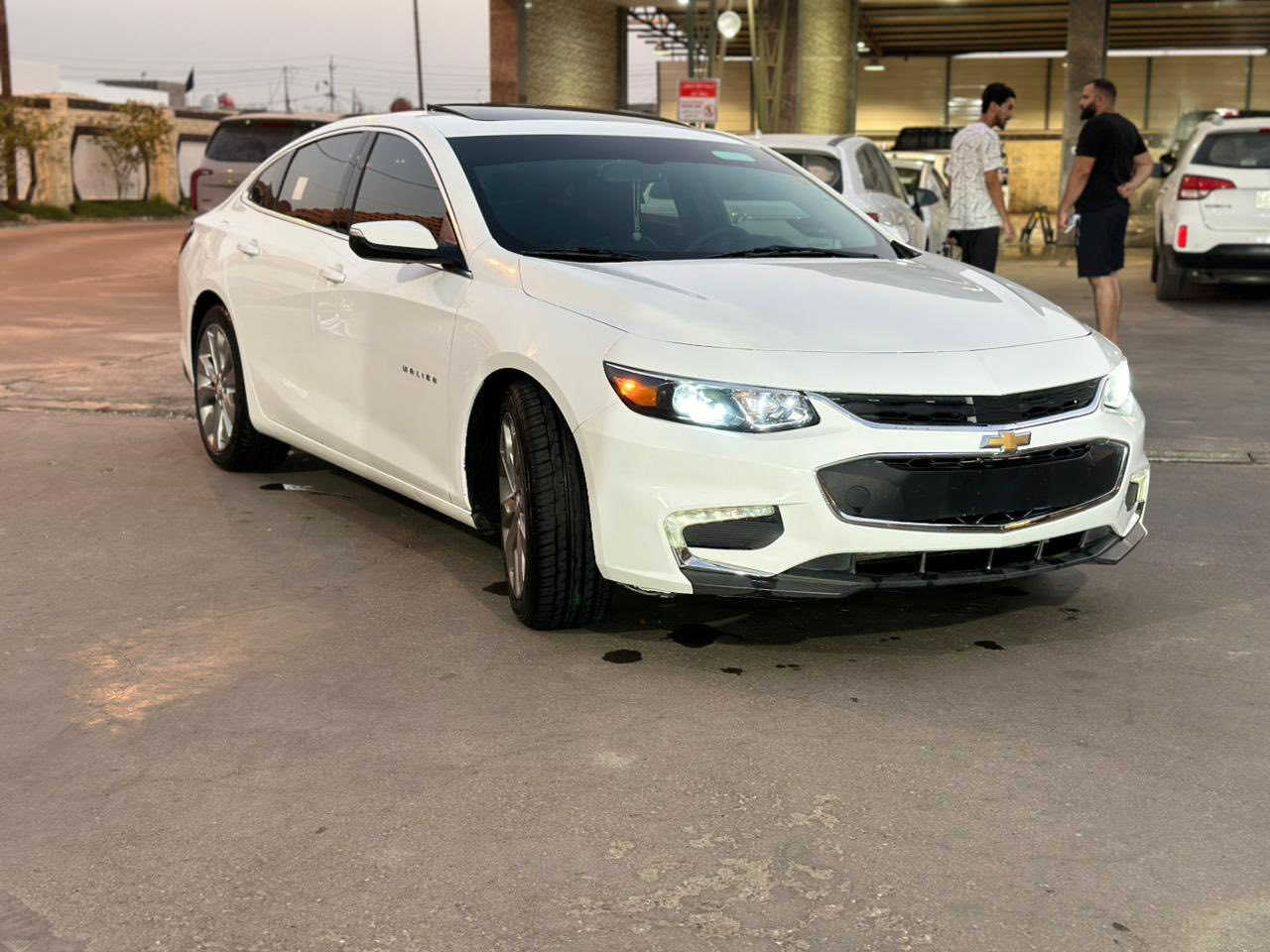 ماليبو 2017 LT2
فول مواصفات
محرك 1500 تيربو 
فتحة بانوراما
تشغيل عن بعد 
لايت زنون + لد نهاري
سماعات Bose
داخل جلد اسود
كشنات كهرباء
تبريد قطعتين
تحكمات ستيرن 
4 بيبان بصمة
ويل 19
وبعد بهواي مواصفات 
حادث السيارة دعاميه ووشبر من البنيد وكل قطع السيارة بلاديه
+ اكو مكانات معدله بارد

*سعر السيارة مناسب 
للاستفسار
***********
