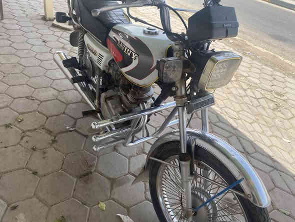 السلام عليكم 
ماطور ايراني للبيع وبسعر (500 الف وبي مجال )

موديل 2020
بدون تنقيص
بدون تبخير 
هندر 
تايرات جدد
اوراق كاملة 
نقص فقط ( غطاء الصندوك )
يرهم بنظام الاقساط حسب الاتفاق 
للاستفسار ( *********** )
