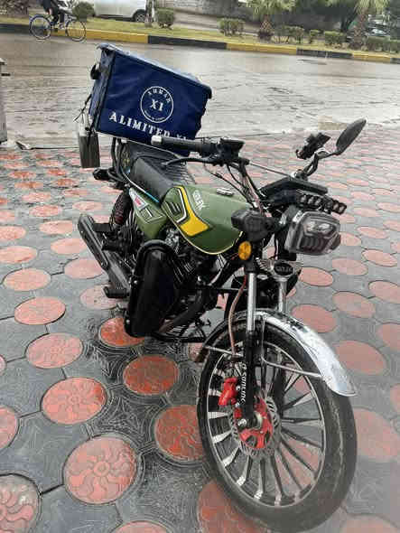 سلام عليكم من رخصت الادمن 
سونك 2025 دراجه نضيفه كل نقص ما بيها بلاديه ع وضع الشركه صار 6اشهور من نازله من المعرض ما ماشيه هواي ربع واحد ما تصرف عليها ع وضع الشركه شلعه معدل ترايك وين ما يعجبك محركها 200cc
السعر 850وبيها مجال قليل
***********
***********
