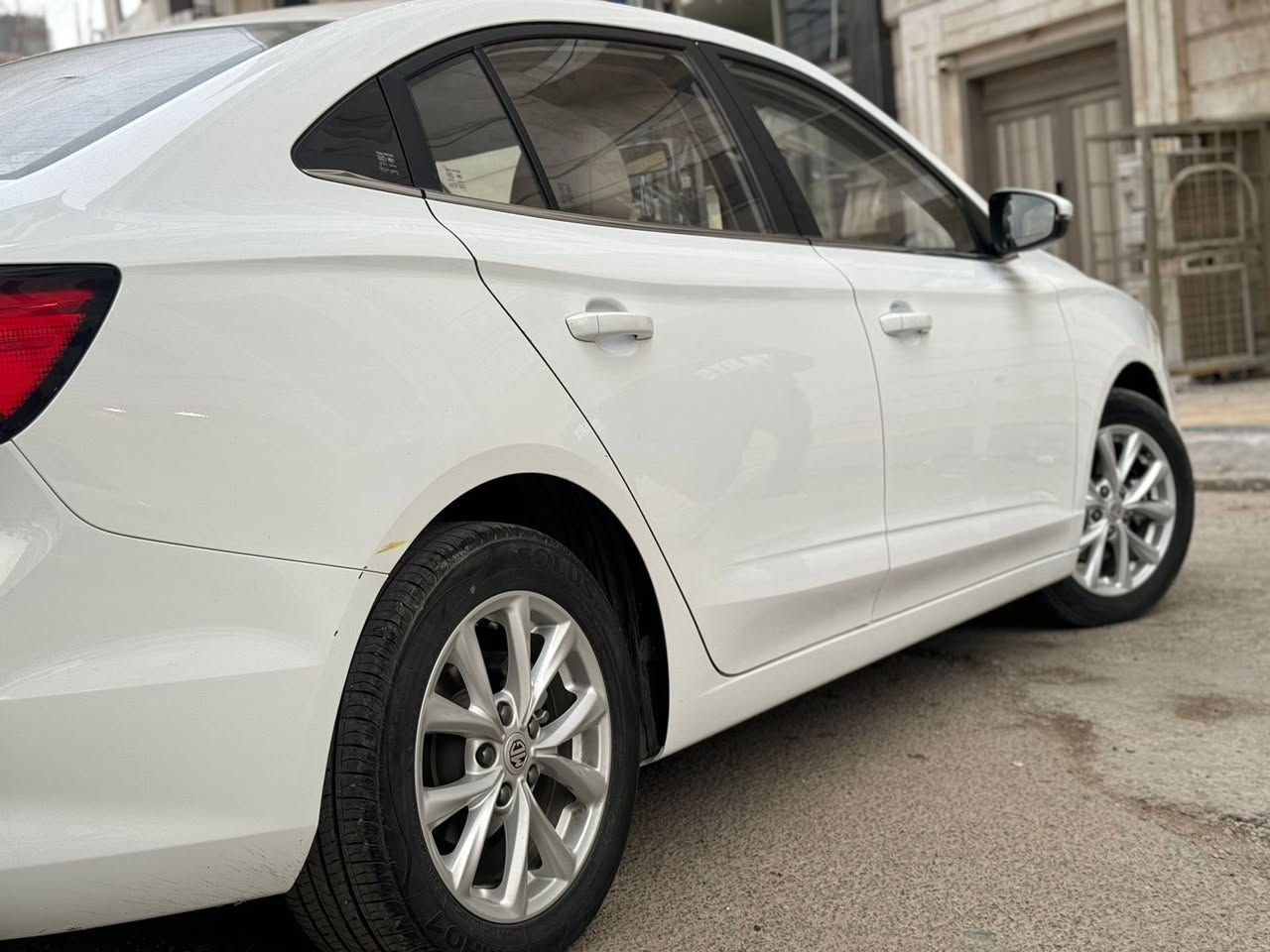 السلام عيكم mg5
ماشيه 65الف حقيقي
موديل ٢٠٢٤
شاشه كبيره
كاميرا خلفيه
ابل كار بلي
حساسات اماميه خلفيه
لايت زنون بلادي
گير ٨ نمر

داخل مخمل ابيض 
سعرها 95 وبيها مجال 
***********
بغداد حي القادسية
