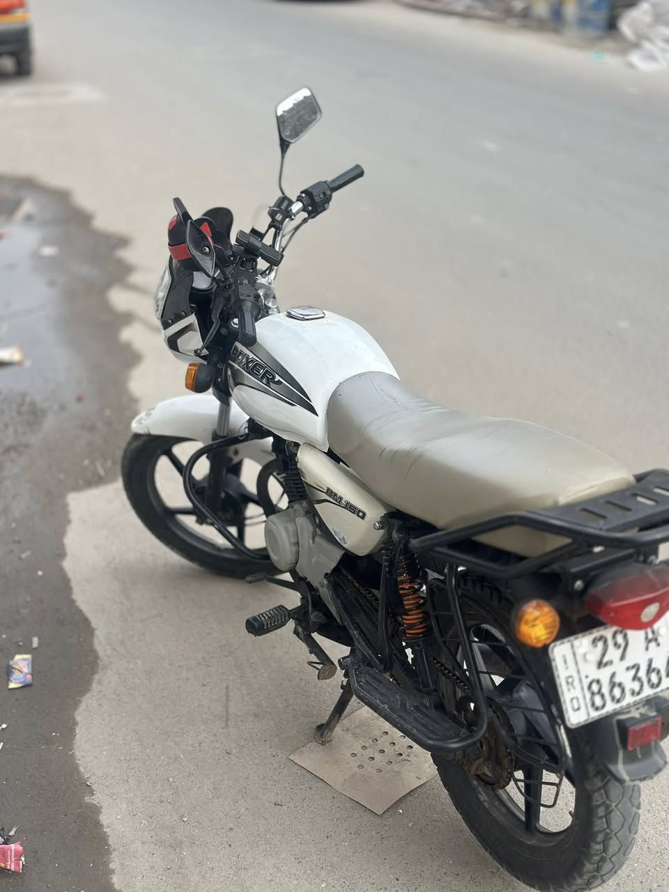 السلام عليكم دراجة بوكسر موديل 2021بسمي تحويل ثاني يوم  لبيع اي نقص مابيه  مليون و750 بيه مجال لاستفسار رقم ***********
