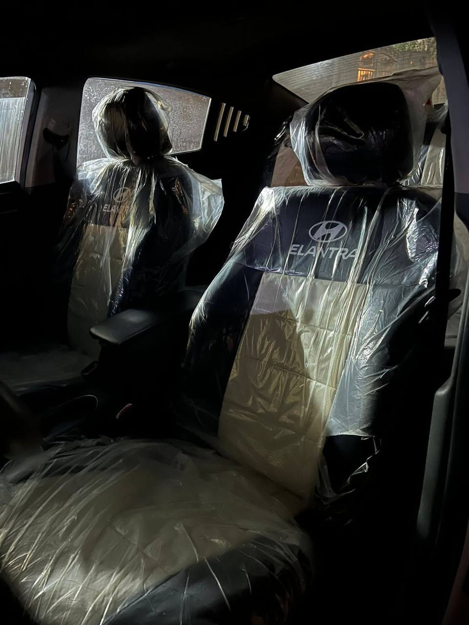 السلام عليكم النترا 2017وراد امريكي ماشيه 140حقيقي كامل مواصفات رقم بابل ب اسمي السياره تحويل ثاني يوم  صور الحادث مرفوقه ويه الصور السعر 120وبيه مجال مكاني بغداد المحموديه***********
