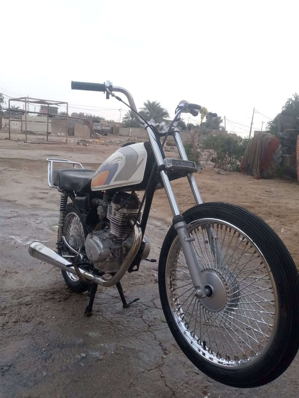 السلام عليكم دراجة للبيع كاطمة والف السعر 250وبيه مجال  ***********
