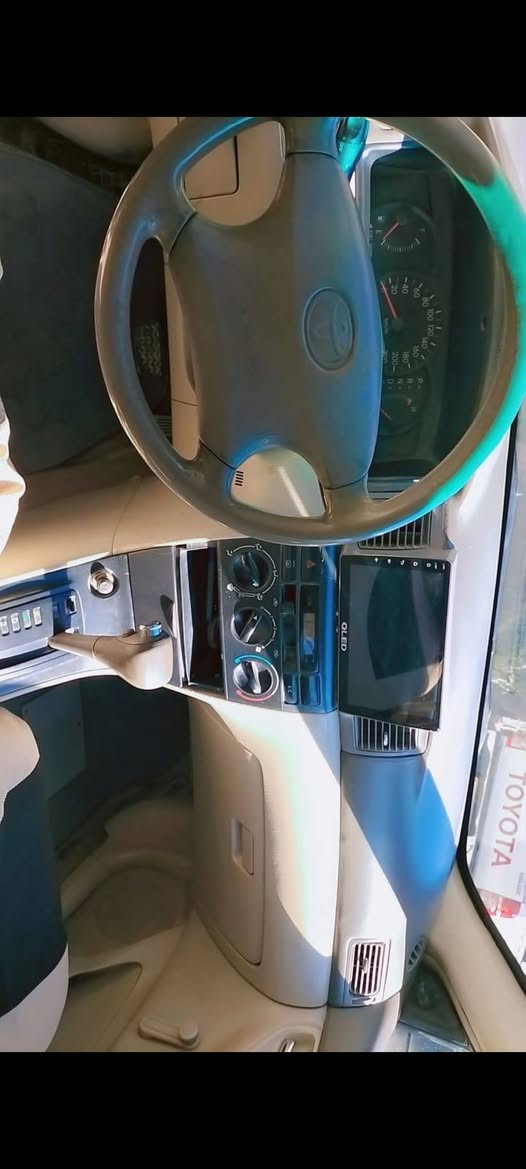 كورلا بيكاتشو ٢٠٠٦ باسمي مكفول من الضربه فقط صبغ حزام جماليه
مكينه ١٦٠٠
السعر ٧٥ وبيهه مجال بسيط
مكاني البصره قضاء المدينه 
للإستفسار ***********
***********
