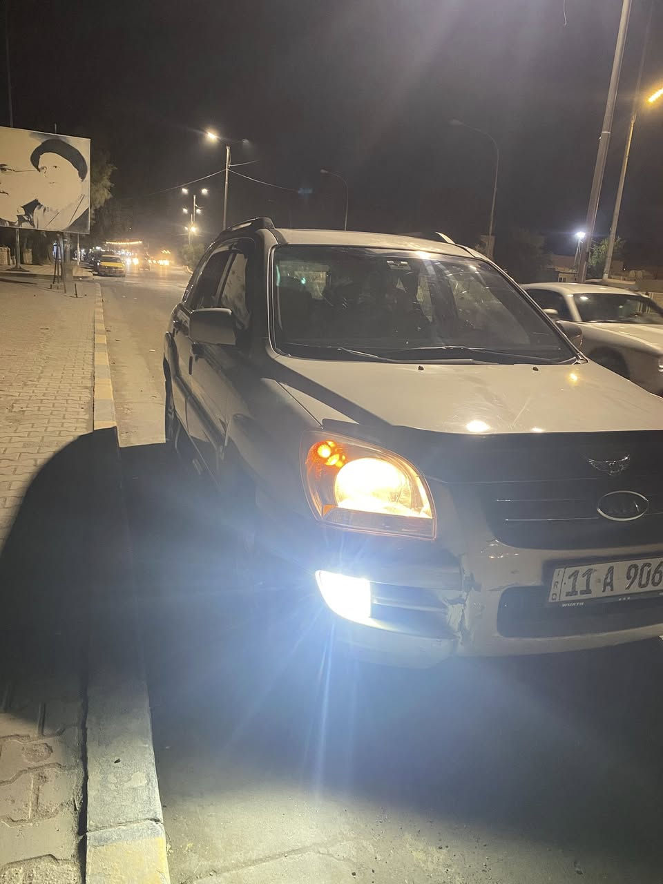 سلام عليكم 
كيا سبورتج 2007 
السياره كله مكفوله من الضربه والكص والصبغ السياره 
جديده السونار موجود تخم تاير صدر نضيف سياره حلوه ومرتبه وارد امريكي تبريد ثلج سياره متصرف عليه جاهزه تحويل ثاني يوم السعر 120 وبيه مجال مامتواجد ع نت هاذه رقمي  ‭0781 892 6785‬
