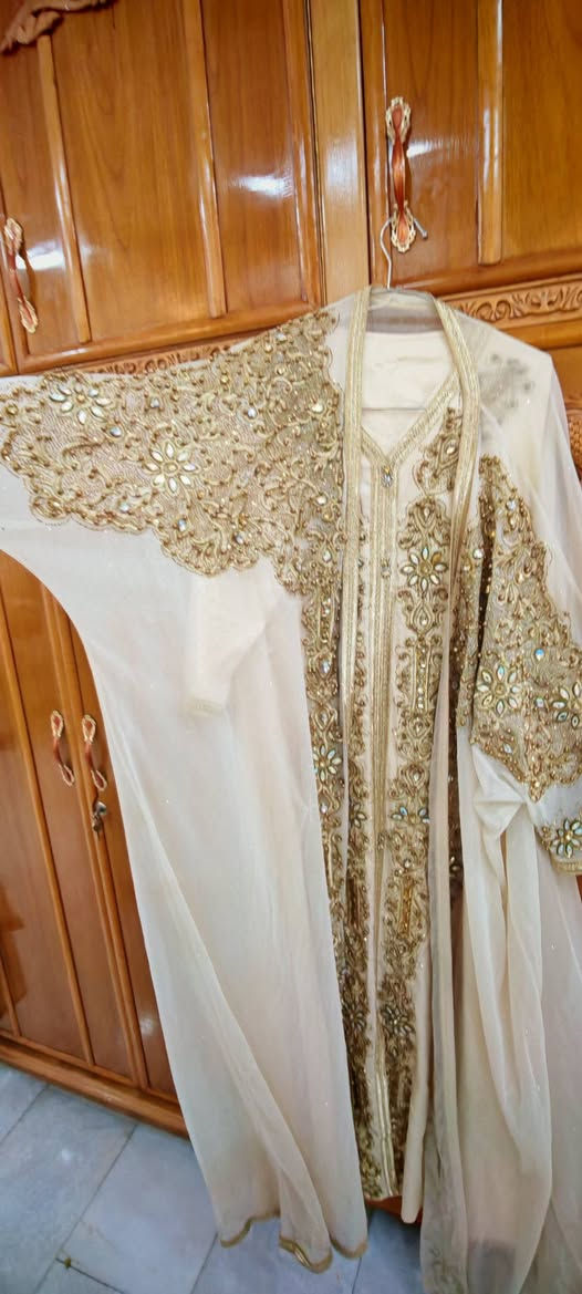 ملابس نسائيه للبيع قياس XL  كلهن ملبوسات مره وحده فقط
القفاطين على 50
القفطان الاخضر ب40
الصايات الوحده ب 40
للاستفسار ***********
