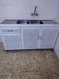 للبيع سينك  دبل حوض  نظيف  85 بيها مجال  موبايل  07709966140