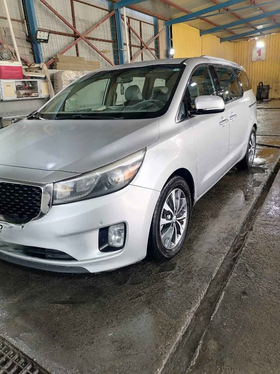 كيا سيدونه
موديل ٢٠١٧ SX 
فول مواصفات ما عد الفتحه 
السياره بصمه 
تحكمات استيرن
 اشاير بالمري أبواب بصمه 
رقم دهوك بسمي تحويل مباشر 
لون سلفر 
ماشيه ١٧٠ ميل  
محرك ٣٣٠٠ 
ضرر قطعتين  قبغ صندوق جاملغ خلفي 
كشن جلد 
بجم كبس
سياره جاهزه من كلشي 
مكان سياره كربلاء 
          السعر ١٧٥ بي مجال 
***********
