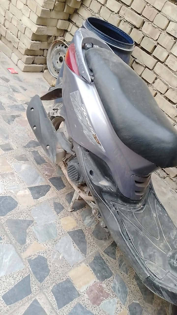 سلام عليكم شباب دراجه بريز لبيع دراجه كلش حلوه نكره سلف اي نقص ما بيهه لسعر 600 وبيهه مجال بصيط وليريد يتواصل هاذا رقمي ***********
