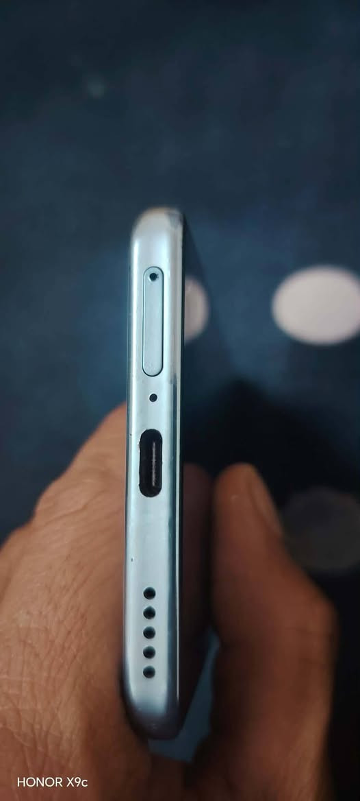 السلام عليكم ورحمة الله وبركاتة متاح جهاز HONOR x9c مبدل جام مال كامرات خارجي انطيك شرط ذاكرة 256+رام12+12بطارية 6600 السعر 250قفل قفل مكاني موصل


**إذا كنت صاحب هذا الإعلان وتريد حذفه لأي سبب، رجاءا أرسل رسالة إلى الدعم الفني**