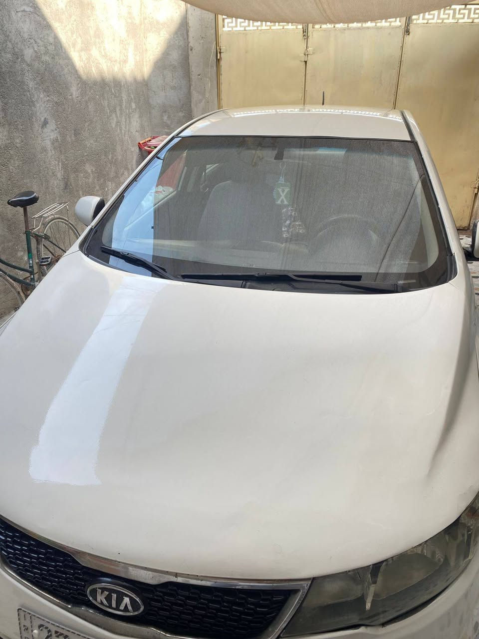 كيا سيراتو خليجي مديل ٢٠١١ مكينه 1600 رقم انكليزي ذي قار بسمي السياره بيها مكانات بارد
السعر 90 وبيها مجال للشراي 
***********
