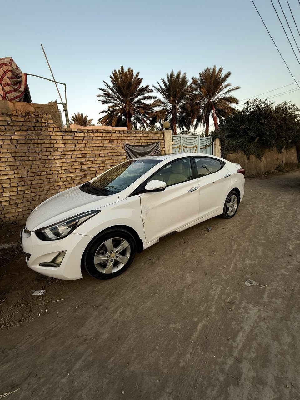 النترا 
2014 فوول مواصفات
عدا البصمه
محرك 1800 
السياره بيها بوارد
وباب السايق مبدل 
حادثه بلجنطه وبيها تعمير ب الحوض 
السياره محركها مفتوح وكيرها جديد 
السياره ب 108 وبيها مجال قليل حك الجيه 
السياره مكانها بابل
***********
