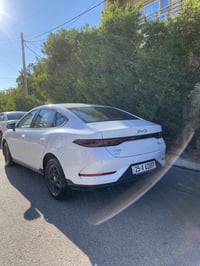 BYd Qinplas. للبيع ماشيه 5الف جديده سياره للإستفسار 07725757507