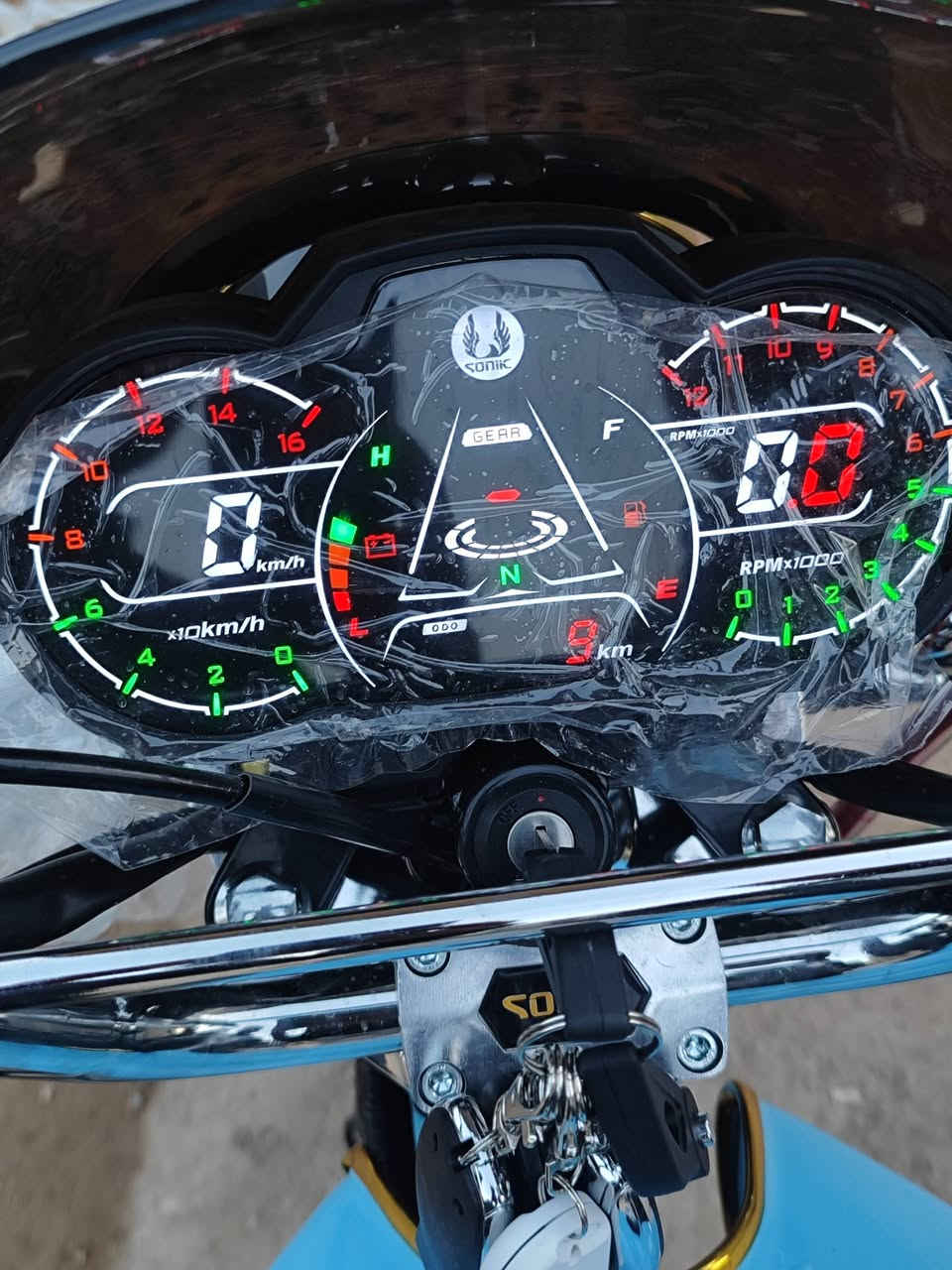 السلام عليكم دراجة سولنك 27 
للبيع وترهم مراوس حسب القناعة السعرة مليون 250وبي مجال 
بعدة زيرو مكاني القائم حصيبة ***********
