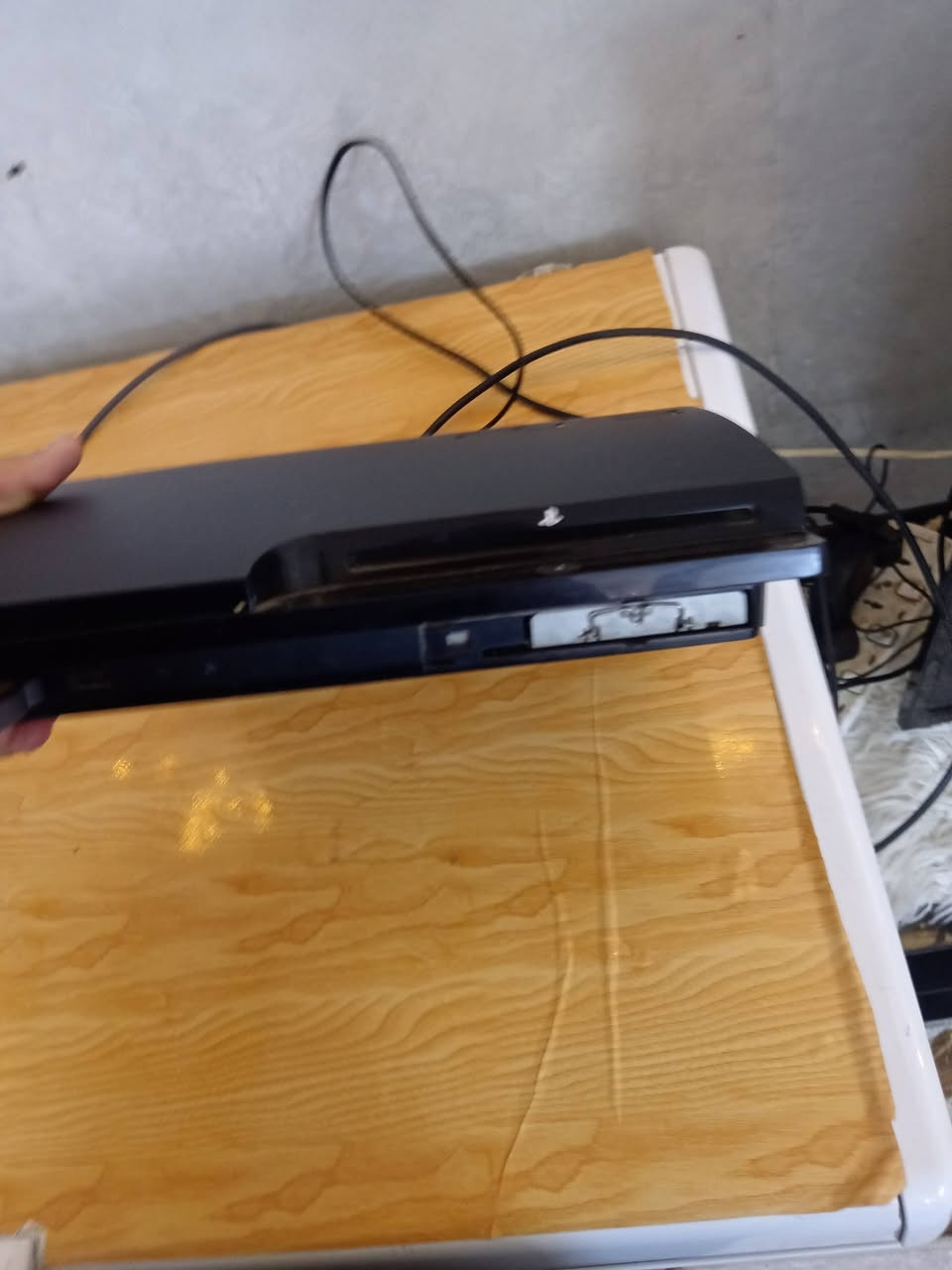 بلايستيشن 3 سلم نضافه 100%
جديد و ما بي اي خلل مهكر كاستم
العابه فيفا 13 +بيس25+ كول اوف ديوتي بلاك اوبس 1+كول اوف ديوتي بلاك اوبس 2+جي تي اي 5+ريزيدنت ايفل4+سيارات blur بلور+ذا لاست اوف اس العاب كلش حلوه و قويه

ملاحظه!_بس هاي القطعه واكعه من عنده

العنوان=بغداد الدوره شارع 120

السعر: 75 الف قفل

واتساب:***********
