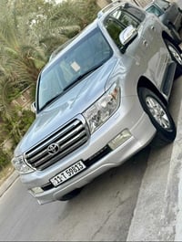 لاندكروز 2011 ستينيه السياره جديده ومكفوله  ماشيه 130 الف كيلو  السعر ...