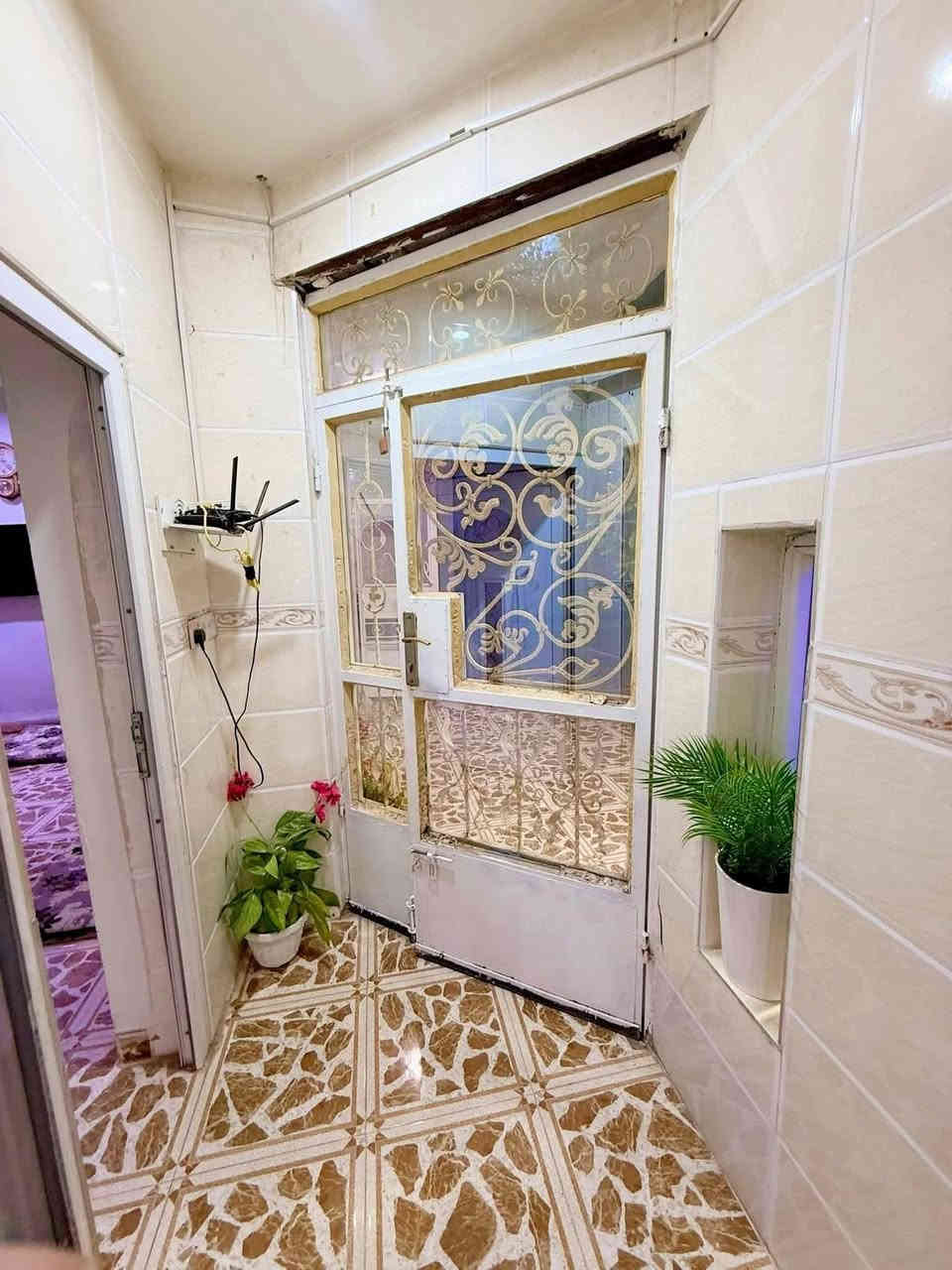 دار للبيع طابق واحد المساحة(280) متر
طابو صرف 
واجهة (14) 
قرب الدار حديقة بناء نظيف 

المحتويات:
(غرفتين نوم هول استقبال مطبخ صحيات داخلية وخارجية كراج سيارة حديقة كبيرة ) 

العنوان:القادسية الثانية خلف جامع صابر كردي وقرب تقاطع ابوخطاب 
للإستفسار الأتصال:*********** متوفر واتساب
@إشارة   
اصحاب المكاتب الكرام 
في منطقة القادسية أو المناطق المجاورة لها فضلا وليس أمرا عرض هذا الدار في مكاتبكم
