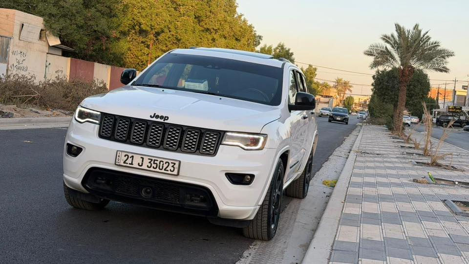 جيب كراند شيروكي بلاك توب
الموديل : 2020 .
المحرك : V6. 3.6L .
المواصفات :.
*رادار امامي 
*فتحه سقف
* تحذير النقطة عمياء .
* ﻿﻿مرايا تعتيم ذاتي.
* ﻿﻿ويل قياس 20 انج .
* ﻿﻿شاشه كبيرة .
* ﻿﻿نظام الخرائط (GPS) .
* ﻿﻿المصابيح الأمامية زنون . Auto
* ﻿﻿دخول ذكي.
* ﻿﻿بصمة.
* ﻿﻿تشغيل عن بعد .
* ﻿﻿الصندوق الخلفيي كهربائي .
* ﻿﻿مقعد السائق كهربائي.
* ﻿﻿المقاعد الأمامية تدفئة .
* ﻿﻿حساسات امامي خلفي .
* ﻿﻿تدفئة ستيرن .
* ﻿﻿مانع تصادم خلفي .
* ﻿﻿نظام التشغيل والاطفاء الاوتوماتيكي .Auto stop
كير مكينة كفاله 
مكان السيارة بغداد
السعر : 275
للاستفسار : *********** اتصال او واتساب

